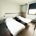 Ibis Petite Camargue 3* 吕内尔