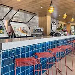 Ibis Petite Camargue 酒店 吕内尔