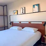 Ibis Petite Camargue 吕内尔