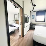 Ibis Petite Camargue 吕内尔