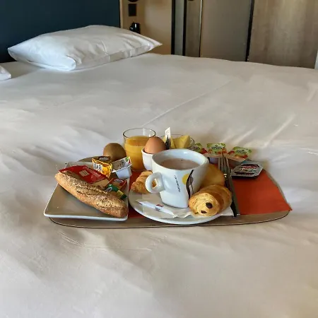 Ibis Lunel Petite Camargue Hotel 3*