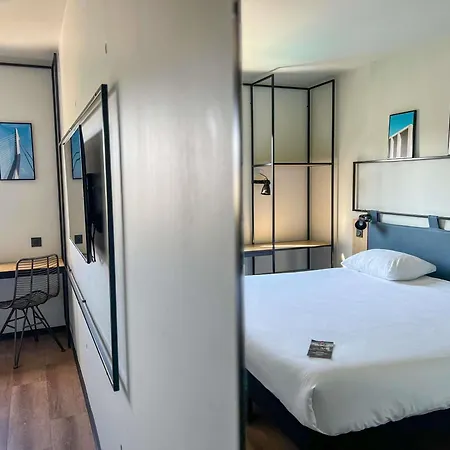 Ibis Petite Camargue 3* לונל