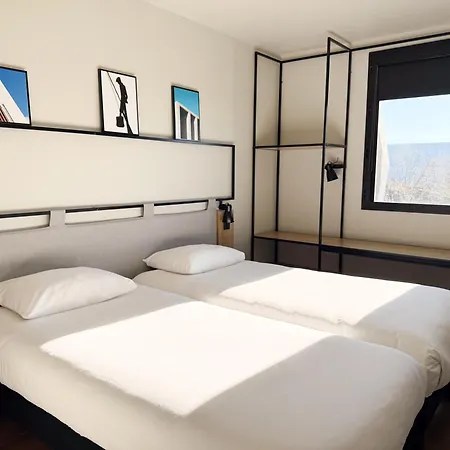 Ibis Petite Camargue 3* לונל