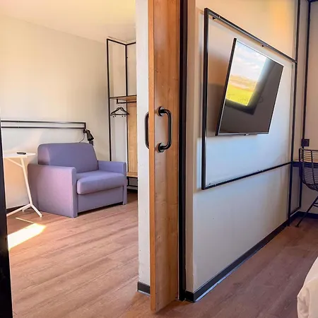 Ibis Petite Camargue לונל