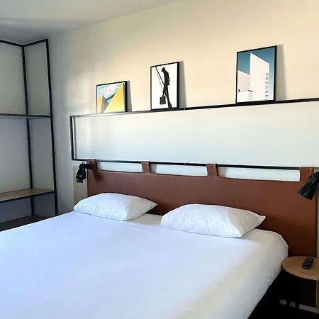 Ibis Petite Camargue לונל
