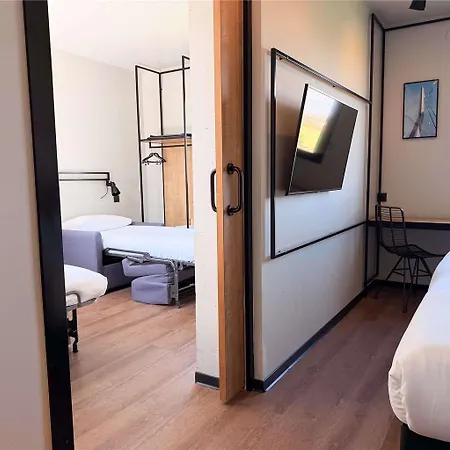 Ibis Petite Camargue 3* לונל