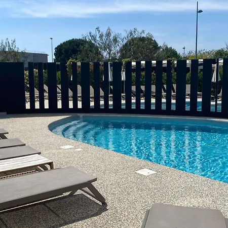 Ibis Petite Camargue לונל