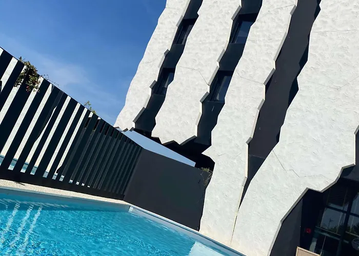 Otel Ibis Petite Camargue Lunel (Herault)